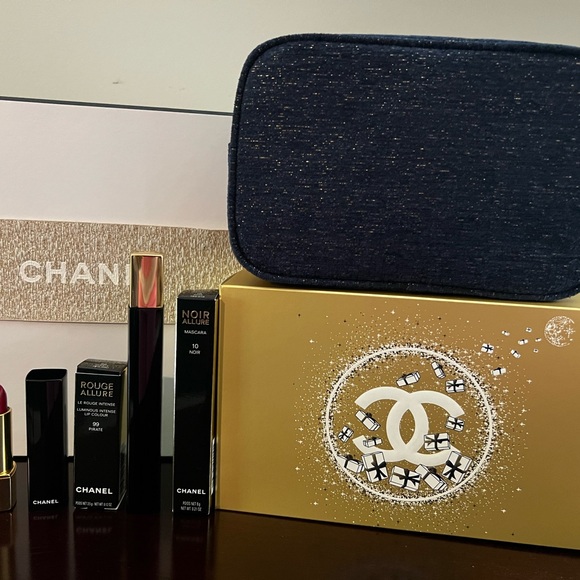 Chanel Absolute Allure makeup set in original box w/Chanel gift box & packaging - Picture 4 of 6